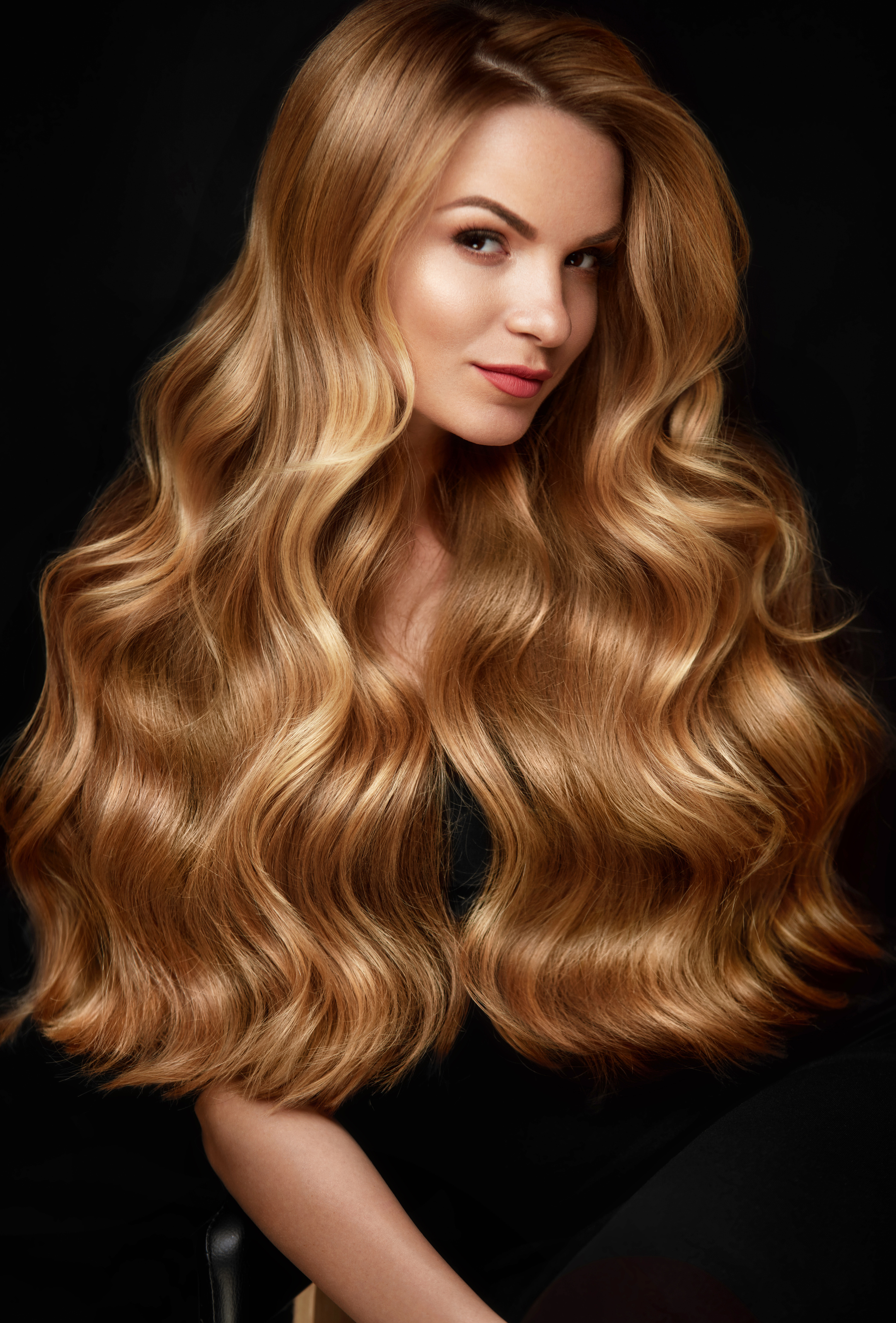 Long Blonde Hair. Woman With Wavy Hairstyle, Beauty Face
